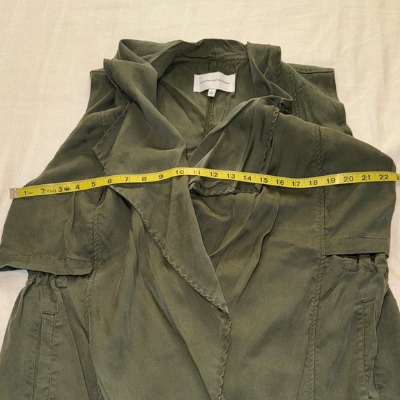 🧥 EUC Women’s Cupcakes and Cashmere Filmore Drape Front Vest – Size L - Picture 7 of 13